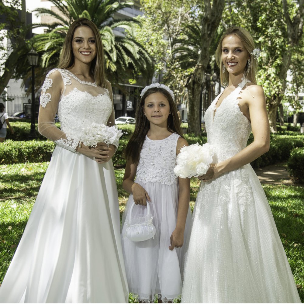 clarili-fiestas-vestidos-de-novias-y-cortejo