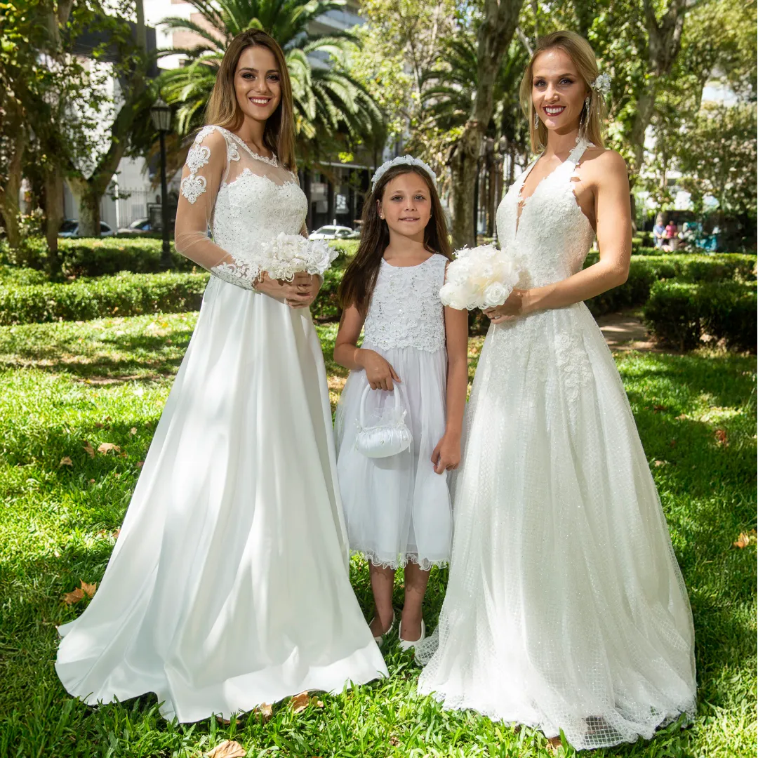 Clarili Fiestas Vestidos de Novias y Cortejo